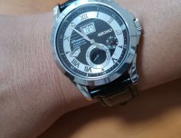 一款买了块三年半，很小众的精工表——Premier系列SNP061J1手表。