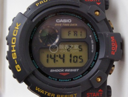 一代蛙人DW-6300，此時背面還未出現蛙，但此時就已經有ISO認證的200米防水