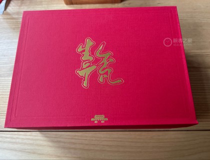 外包裝盒，中國紅，喜慶！