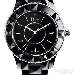 Dior VIII 系列腕表：奢華的原則是簡約高于一切