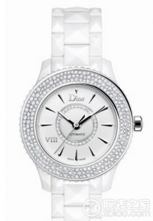 为手表披上高级订制的衣裳——Dior VIII系列白色腕表