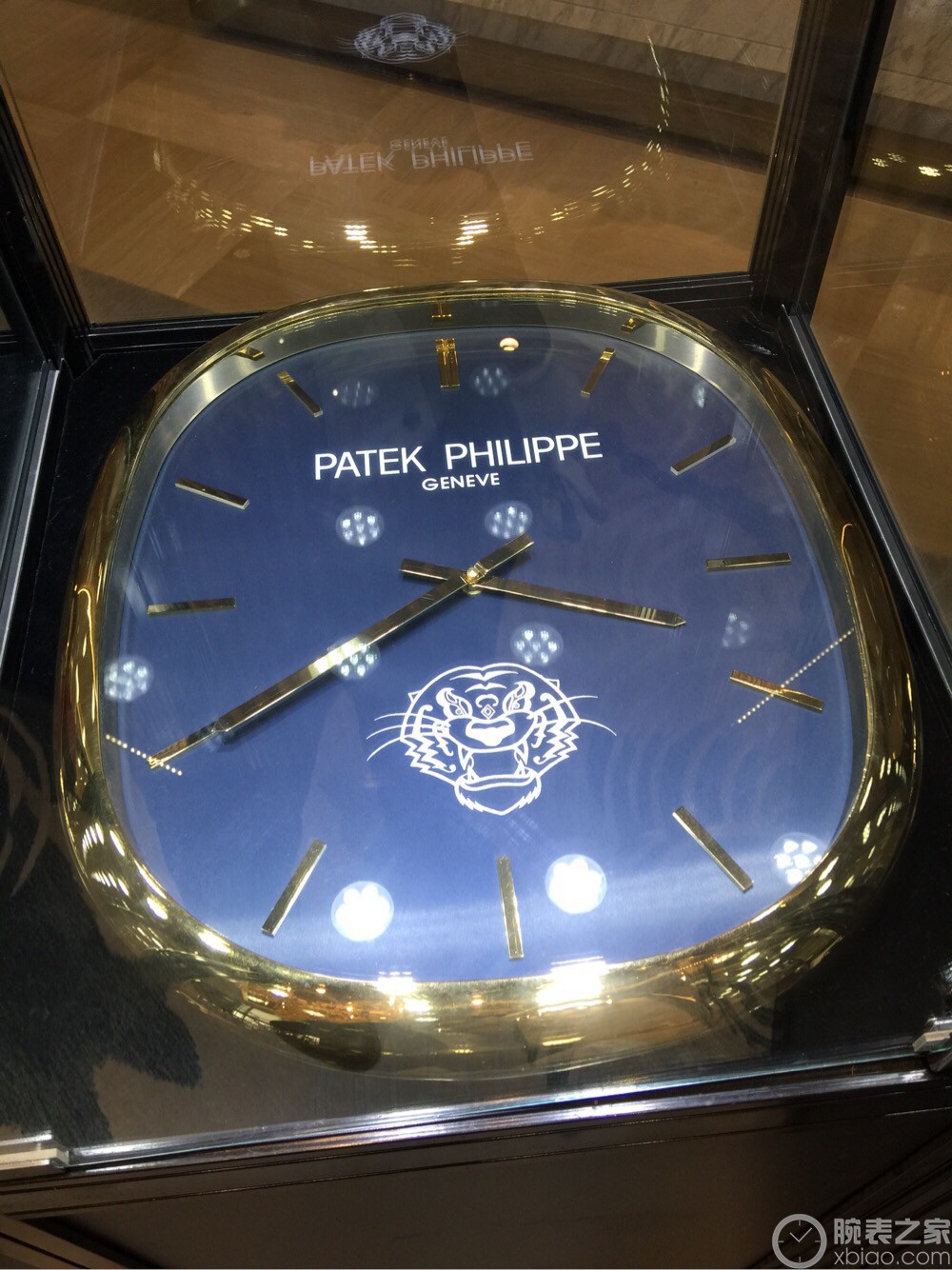 有证书 还有一个非百达翡丽授权禁止展出的警告,但是老虎头来历不明