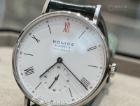 NOMOS限量：精准计时与大爱同行