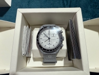 三只白面計(jì)時(shí)- Swatch歐米茄1965聯(lián)名款開箱