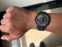 百年灵宇航员黑钢mb0210