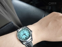 海蓝色的at150