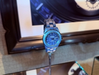 CHANEL J12 BLEU, 特立独行的蓝调美学