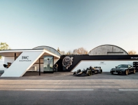 #你有车我有表#｜晒出IWC万国表，秀爱车，看F1电影赢品牌...