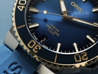 夏日腕间深海鎏金：Oris Aquis间金蓝腕表开箱实录
