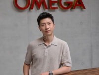 马龙赴瑞士参观欧米茄总部，戴新款海马亮相大师赛 #我的海马周末#