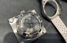 泰格豪雅百年纪念版腕表，限量典藏100枚