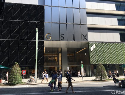 GSIX商场 在银座最繁华的街上 优衣库总店对面的 很多大牌都在这里设有专柜