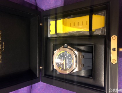 开箱，优于是特别款，附赠一条黄色表带，夏天要耍起来了