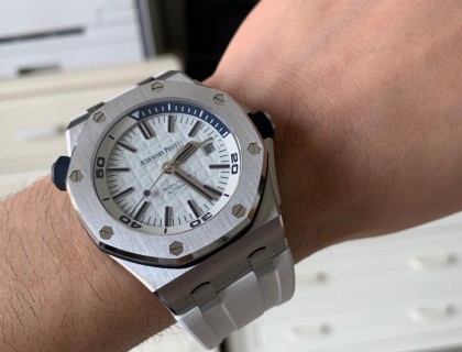 手表很重，夏天估计不好受