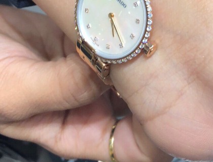 金色表带两圈碎钻女神的最爱