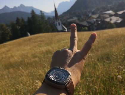 SevenFriday和谷地小镇