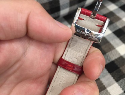 红色鳄鱼皮表带 是我和女朋友喜欢的类型