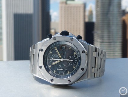 今时今日42毫米以上的远动腕表满大街都是，从沛纳海，宇博，等等等等。。。现在我们静下心来。。。把时间往后推到1993年。。。