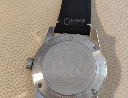 背面