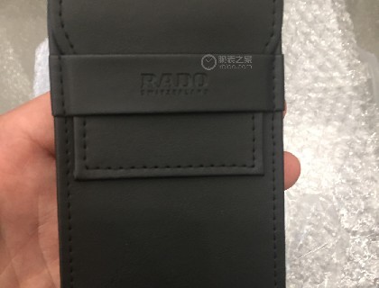 送的随身放表包 质量同样烂