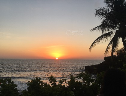 戴着小沛去巴厘岛 欣赏全球最美的十大日落之一