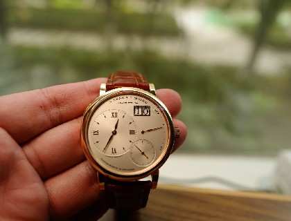 经典的朗格表盘。大数字日历，确实耐看。