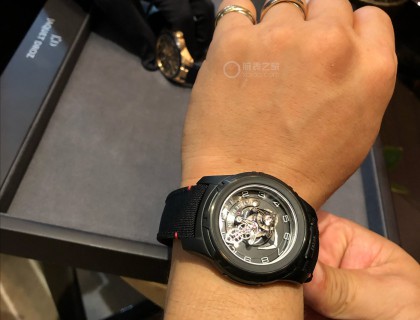 上手感觉超好 低调的奢华。四季名品有4%的现金返点活动。但是过第二天12:00才能消费现金返点。