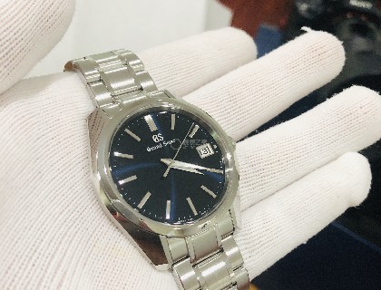 这个蓝色很难拍摄，手机拍摄