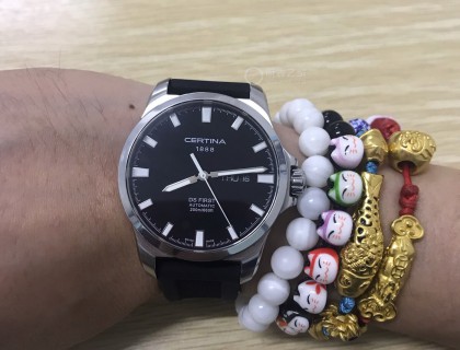 换的胶带，请忽略手上其他的东西