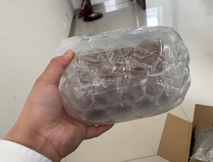 包的很厚。
