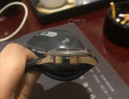 超喜欢这个透镜  就像一个盘子上盛了一盘水