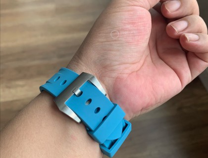 表扣是买表带带的，挺精致的