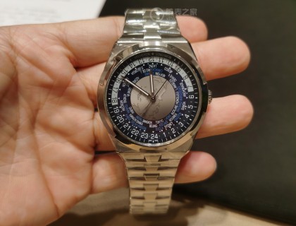 在2020年7月21日，我在厦门磐基江诗丹顿购买就这款7700v腕表，没有想到是烦恼的开始