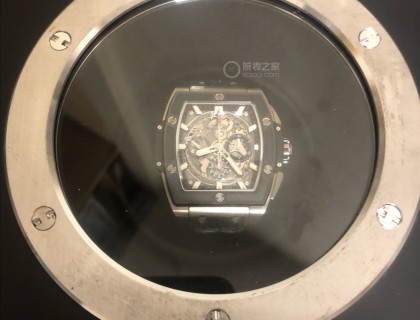 这盒子就是这块玻璃我比较喜欢,整个盒子和真力时的好像