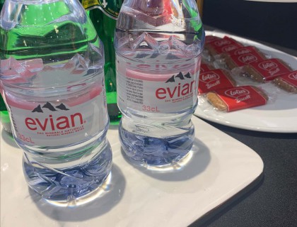 店虽小，服务很热情，提供的饮品也挺有档次
