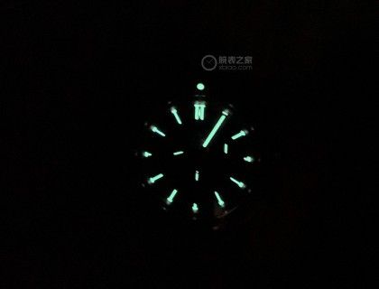 夜光出人意料 睡一会儿起来 还挺亮