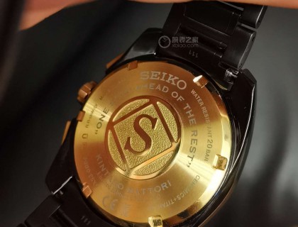 金S背盖。英文“one step ahead of the 热水”，也成为seiko重要的品牌精神。