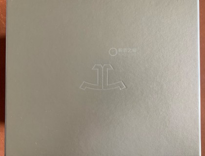 表盒的质感还是不错的，实物比图片上看要好很多。