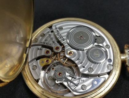 机芯版路还是很漂亮，上几把发条还能正常运作，打磨也做的还算过的去。