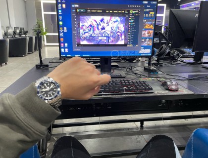 这块儿表现在已经不在我身边了 ，但是依旧是我非常喜欢的表。我卖的时候非常不舍的
