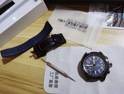 垫块布，两下就拆下来了