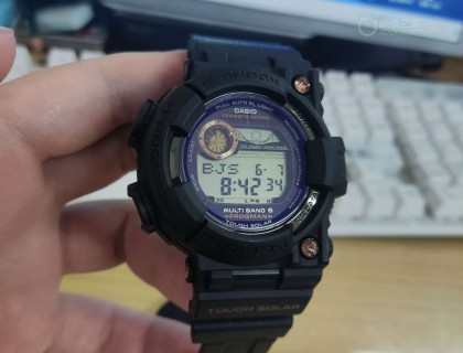 正面蛙照，自己花了200买了的浩钻玫瑰金面订，感觉瞬间高大上