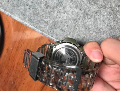 刮花的后盖和游环