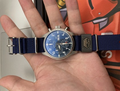 换了蓝色nato表带，夏天透气舒服