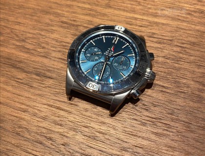 淘宝旗舰店有全新的货源时，没有购入，后期只能从表友那里购入，成色一般般，没办法，爱就是克制
