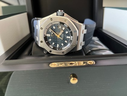 静静地躺在它的小窝里