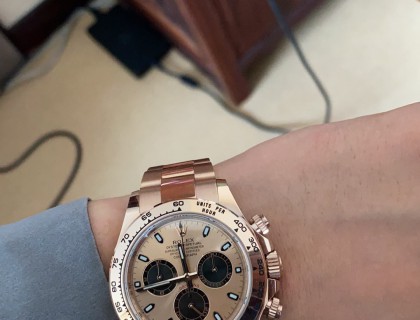 不同的光线下呈现不同的感觉