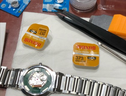 之前索尼电池一年不到就没电了，这次用金装万盛