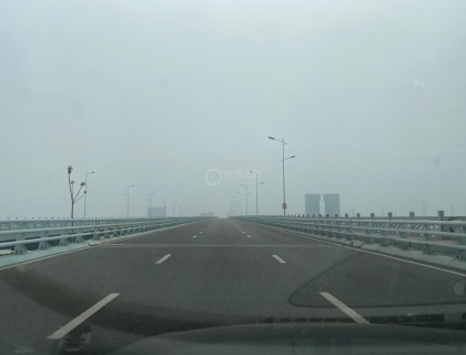 溜一圈，放松一下心情，跨海大桥，这边的天气不咋地啊。