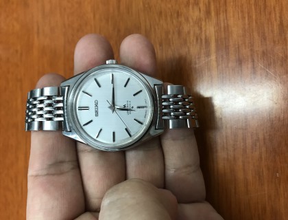 74年的表，比我都大，这状态不错了，简约而明快，正是我要的，表链稍有点松垮，但正好不勒腕子啊。